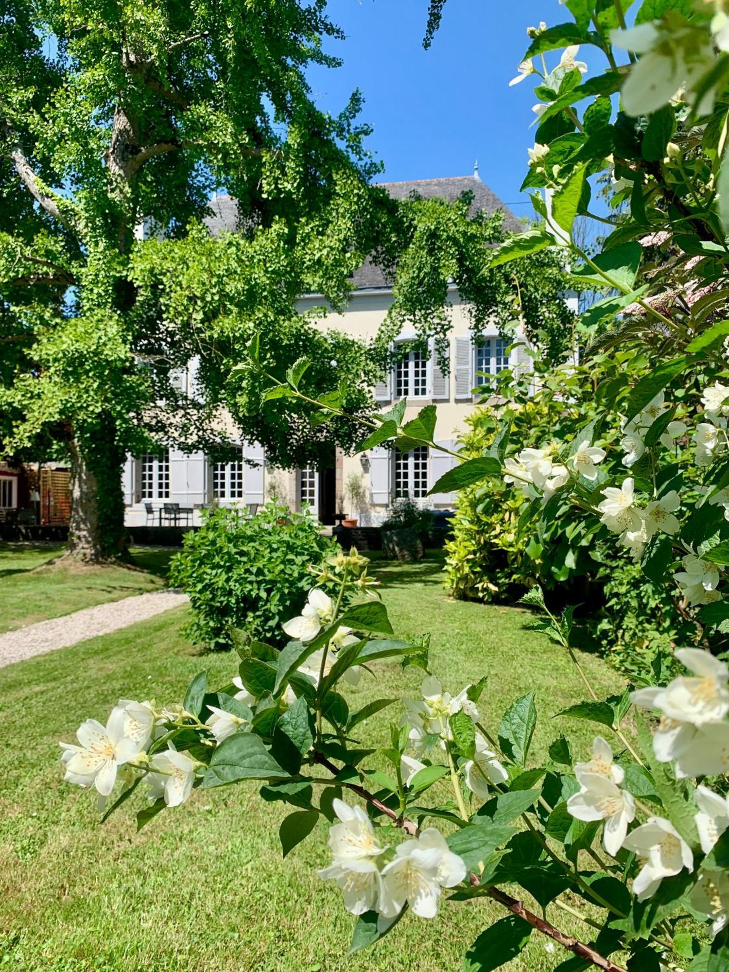 La Meffrais 1741 Bed & Breakfast Dinan Exterior photo